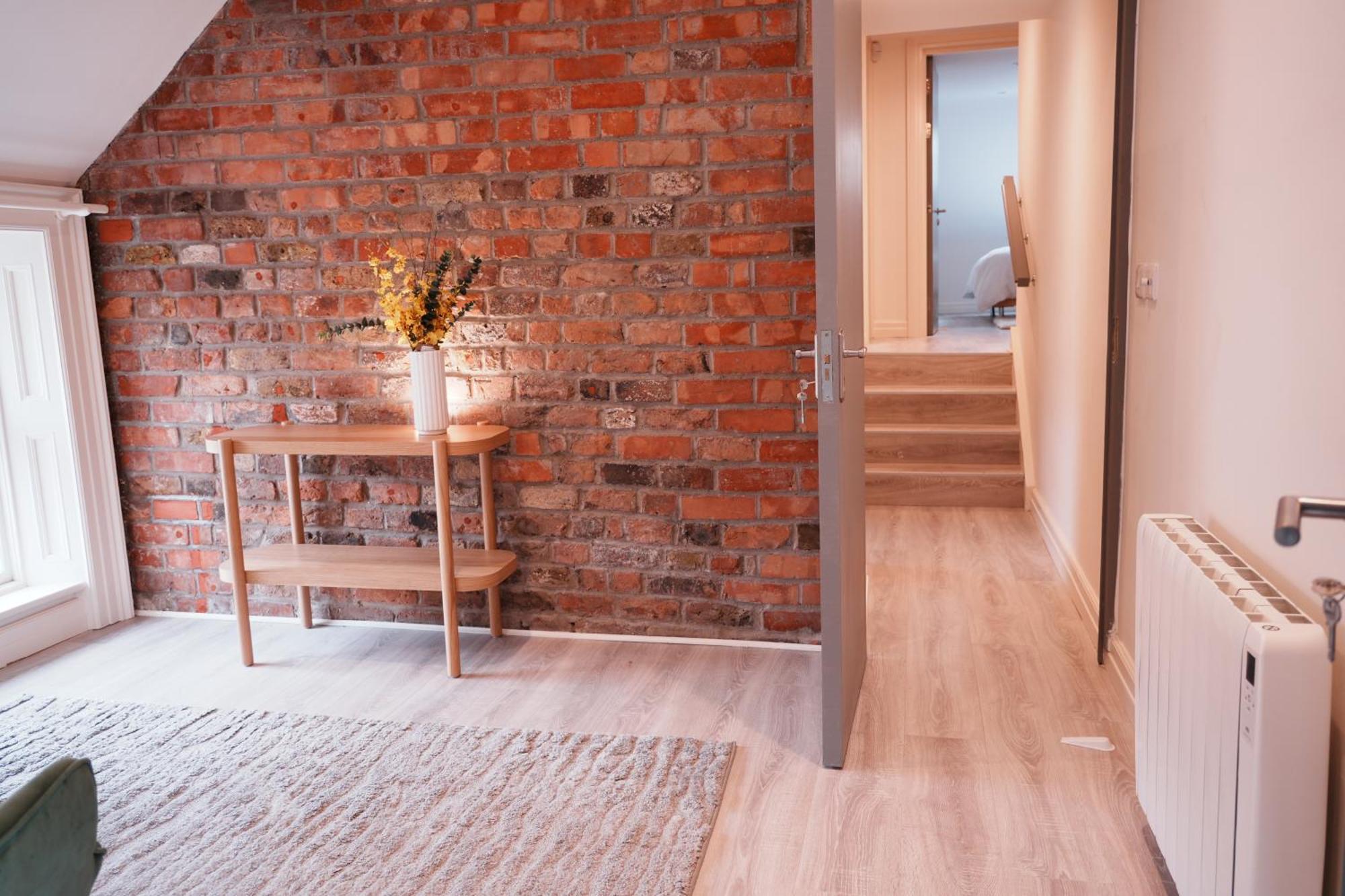 Spire Entire Attic Apartment No Kitchen 더블린 외부 사진